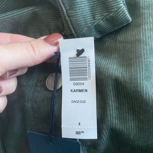 Aritzia Wilfred Karmen skirt. Size 4 NWT